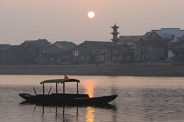 校長說:成都市哪所航空學(xué)校的寢室比較好?