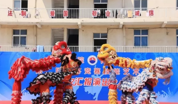 技能點亮青春，藝術裝點青島海洋技師學院