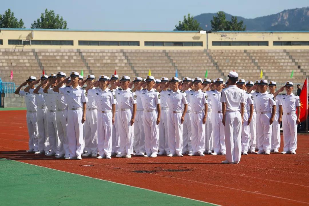 青島恒星職業(yè)技術(shù)學(xué)院2018級(jí)新生軍訓(xùn)吹響集結(jié)號(hào)