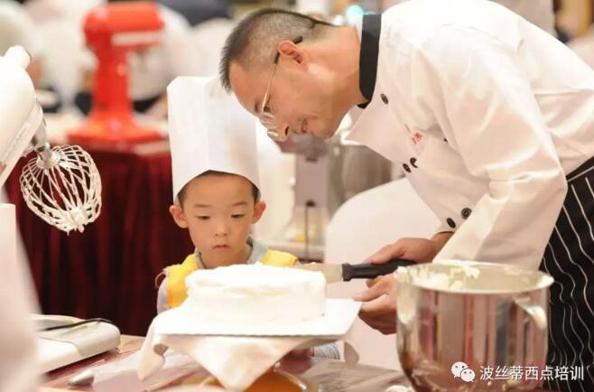 祝賀2018第二屆“波絲蒂杯”西點(diǎn)創(chuàng)新大賽圓滿舉行！