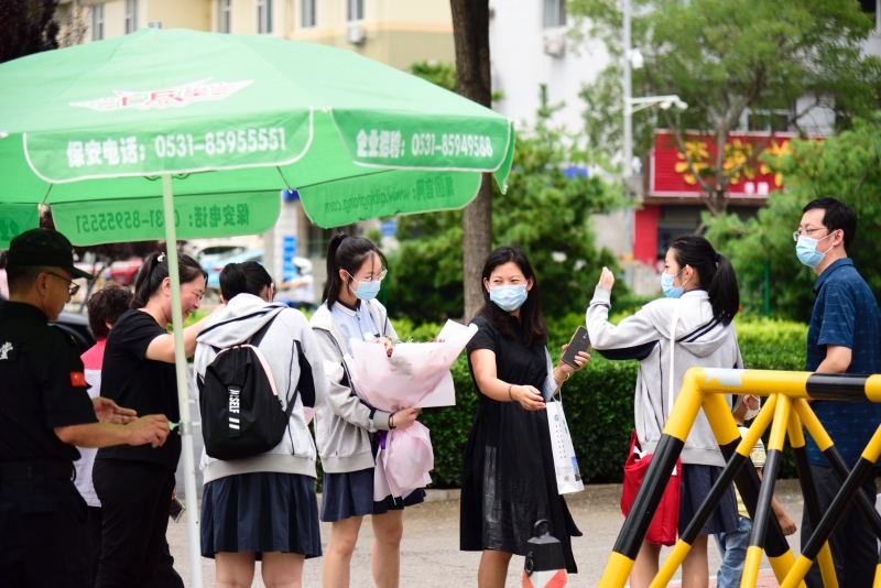 “鮮花與掌聲屬于你們”濟(jì)南電子機(jī)械工程學(xué)校完成中考初三考試工作